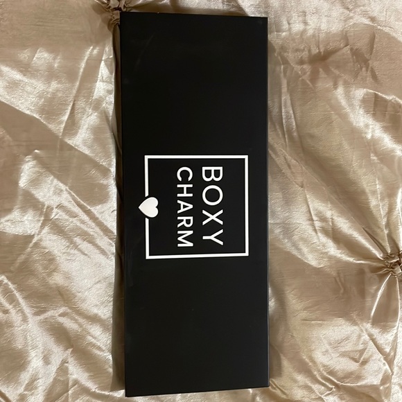 Boxy Charm eyeshadow palette~Hello Charmer - Picture 7 of 8